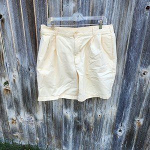 Men's Lands' End Pleated Shorts Pale Yellow Size 35 100% Cotton